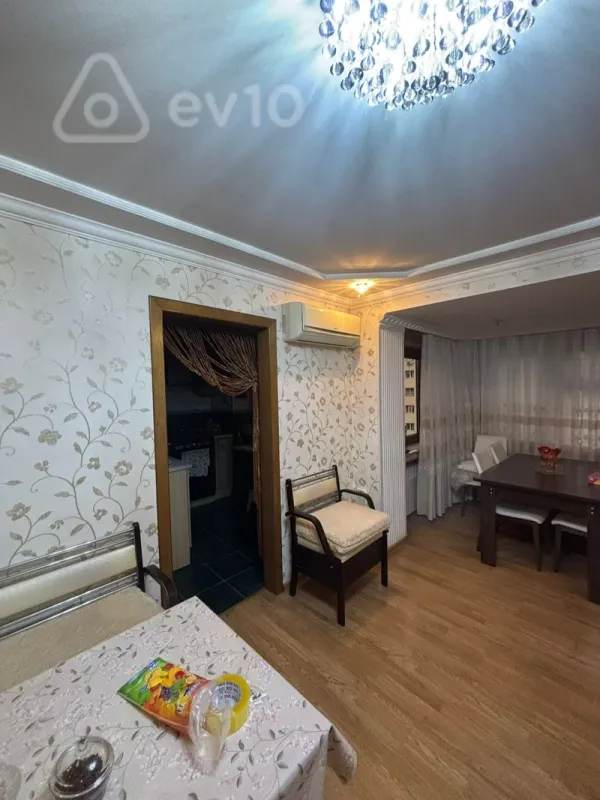 Satılır 3 otaqlı köhnə tikili 63 m²