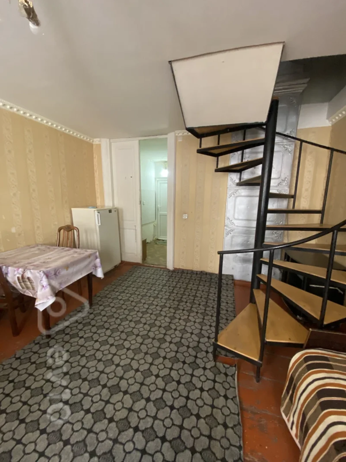 Kirayə verilir 2 otaqlı köhnə tikili 53 m²