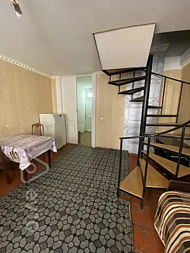 Kirayə verilir 2 otaqlı köhnə tikili 53 m²