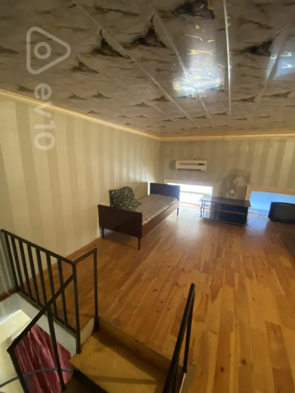 Kirayə verilir 2 otaqlı köhnə tikili 53 m²