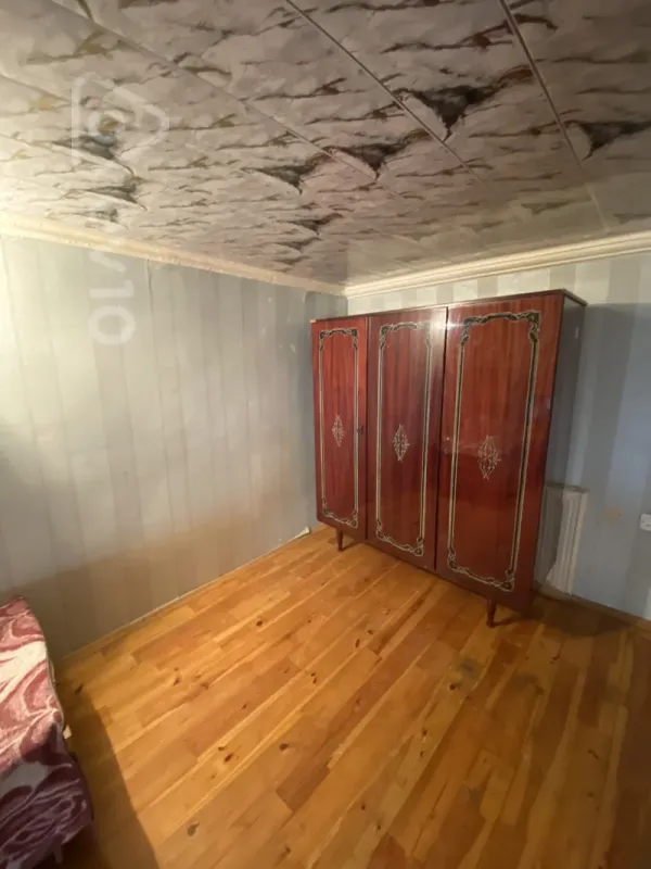 Kirayə verilir 2 otaqlı köhnə tikili 53 m²
