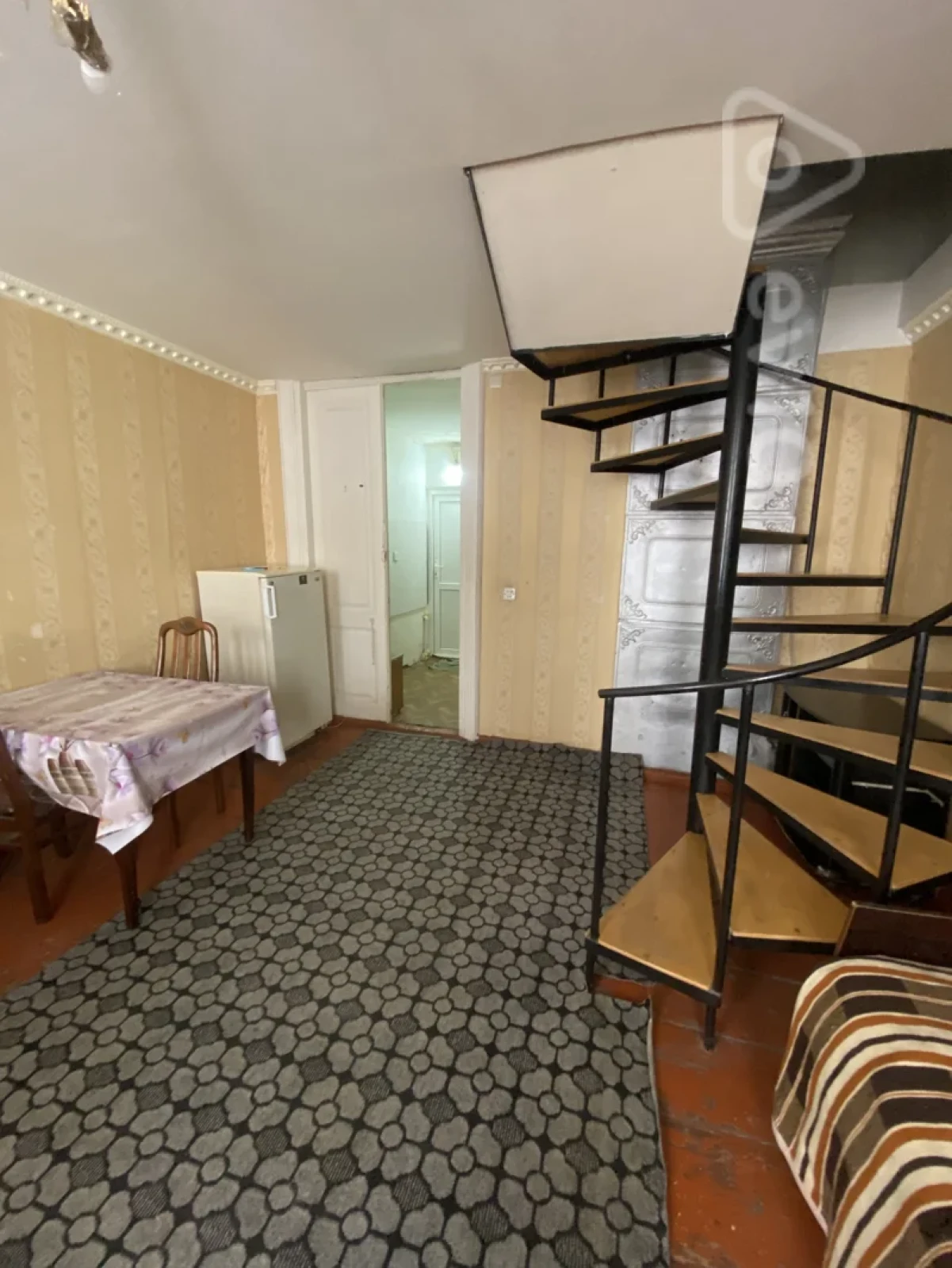 Kirayə verilir 2 otaqlı köhnə tikili 55 m²