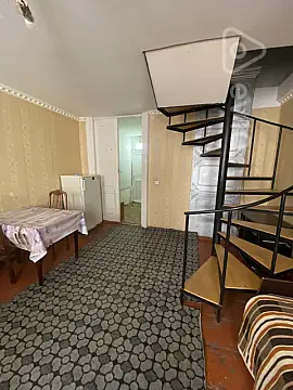 Kirayə verilir 2 otaqlı köhnə tikili 55 m²