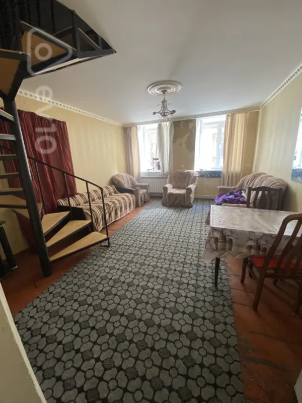 Kirayə verilir 2 otaqlı köhnə tikili 55 m²