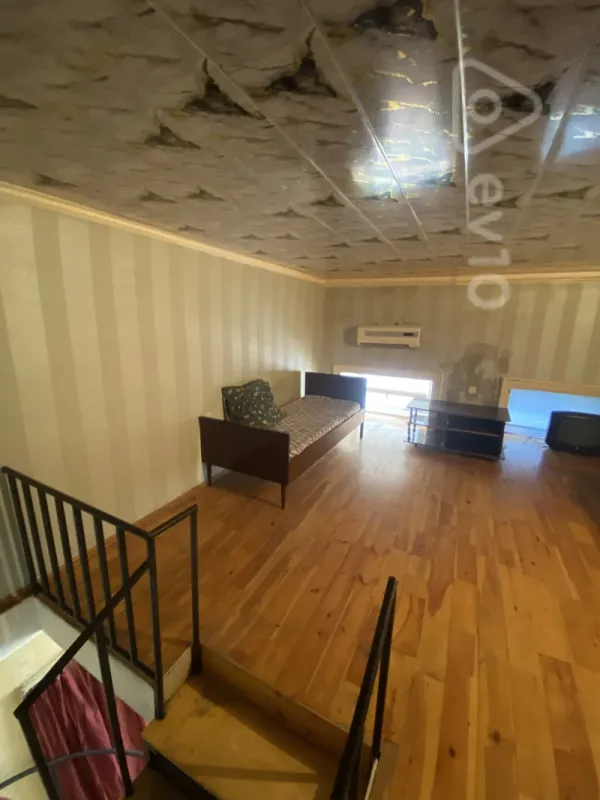 Kirayə verilir 2 otaqlı köhnə tikili 55 m²