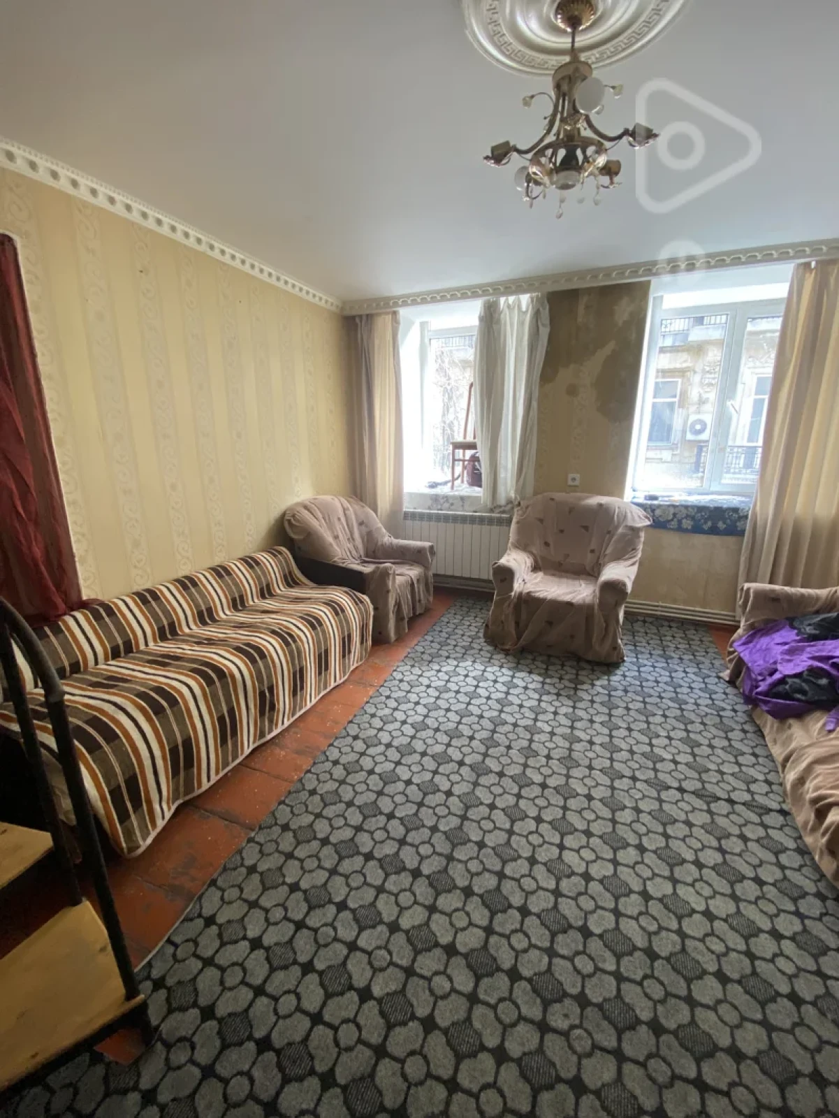 Kirayə verilir 2 otaqlı köhnə tikili 55 m²