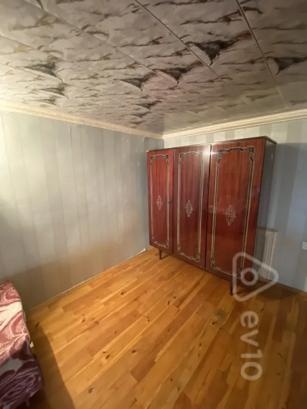 Kirayə verilir 2 otaqlı köhnə tikili 55 m²
