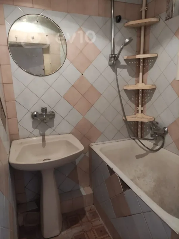 Satılır 3 otaqlı köhnə tikili 80 m²