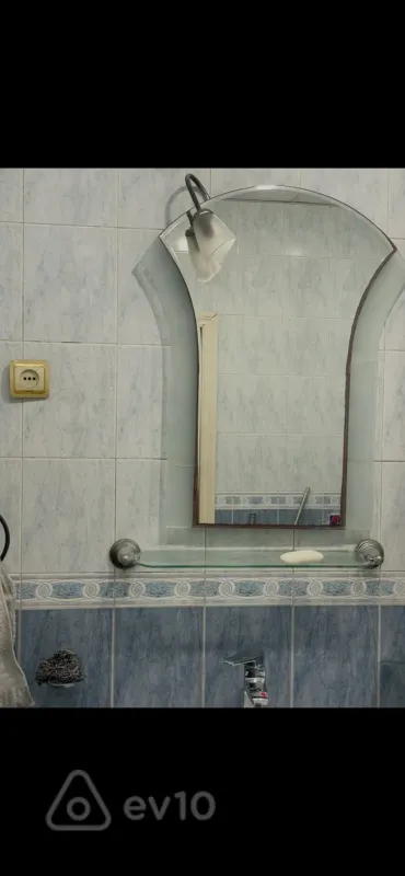 Kirayə verilir 2 otaqlı köhnə tikili 70 m²