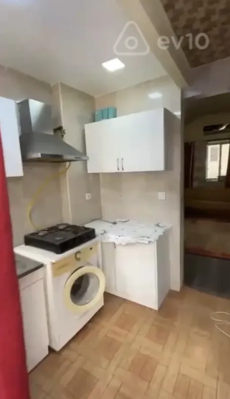 Kirayə verilir 2 otaqlı köhnə tikili 60 m²