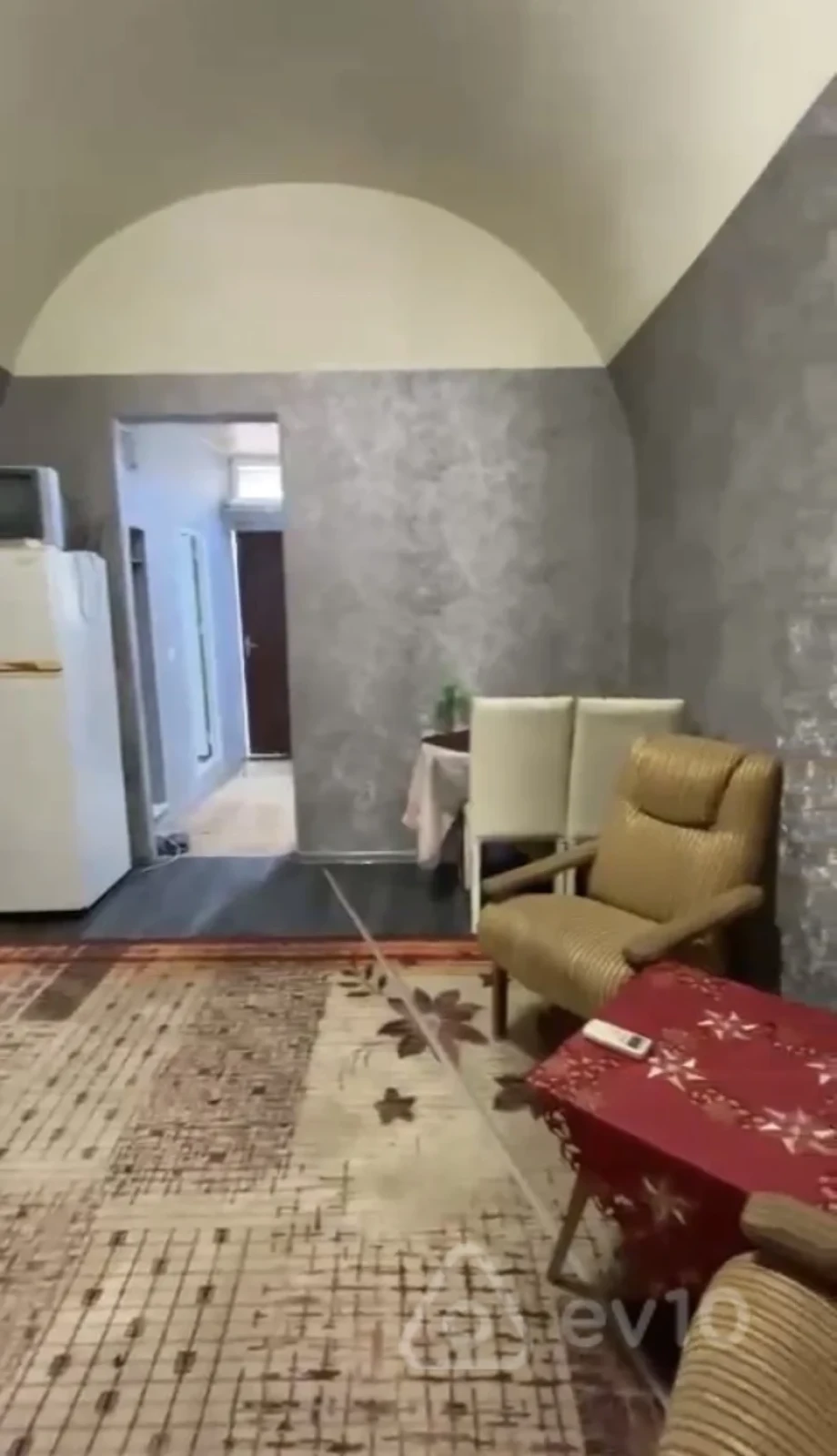 Kirayə verilir 2 otaqlı köhnə tikili 60 m²