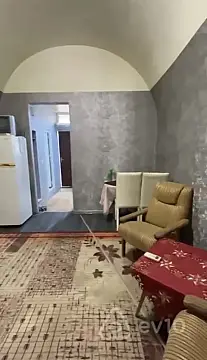 Kirayə verilir 2 otaqlı köhnə tikili 60 m²