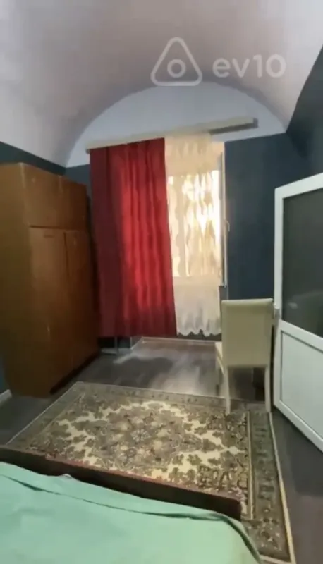 Kirayə verilir 2 otaqlı köhnə tikili 60 m²