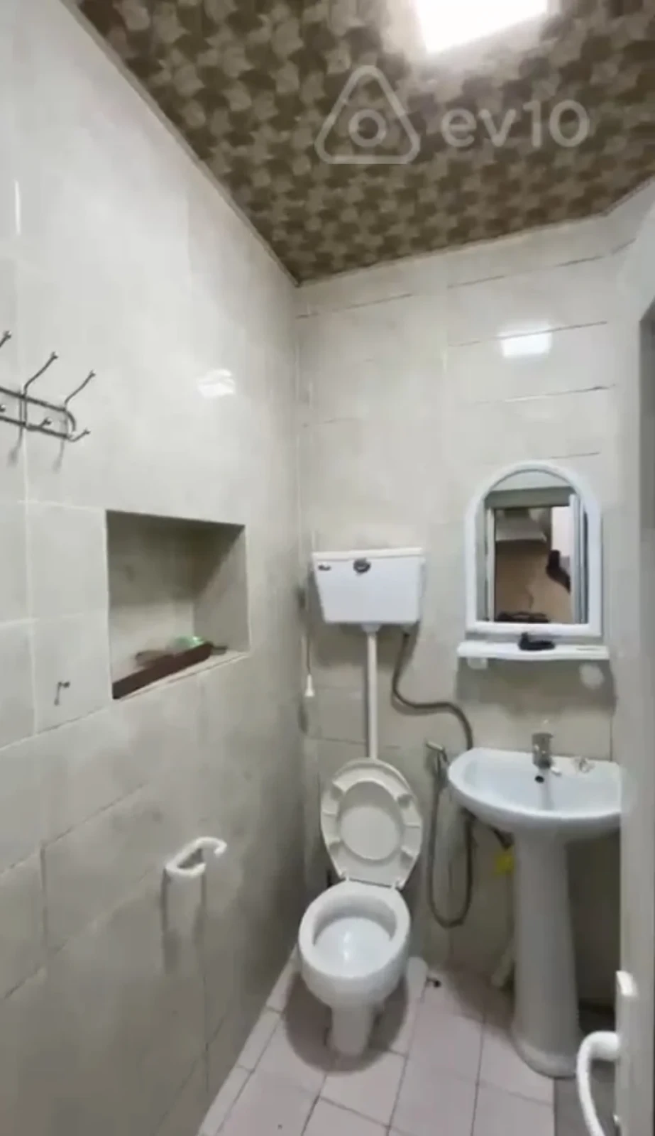 Kirayə verilir 2 otaqlı köhnə tikili 60 m²