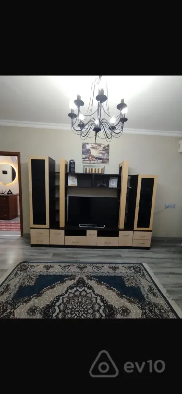 Kirayə verilir 2 otaqlı köhnə tikili 60 m²