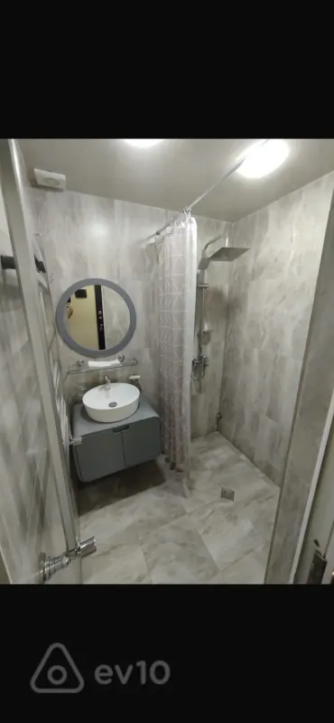Satılır 2 otaqlı köhnə tikili 55 m²