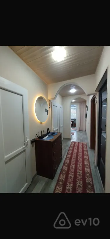 Satılır 2 otaqlı köhnə tikili 55 m²