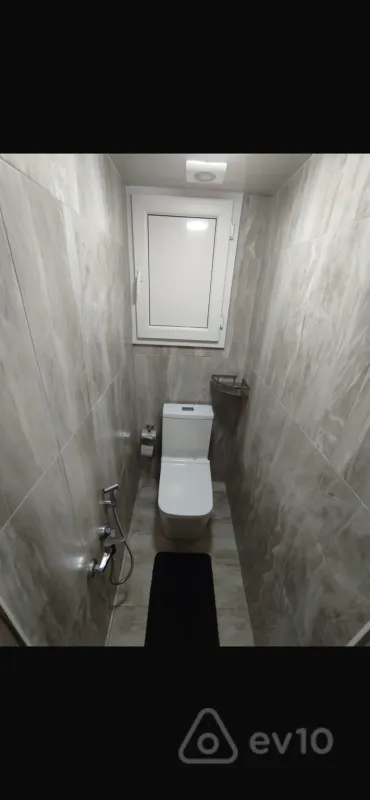 Satılır 2 otaqlı köhnə tikili 55 m²