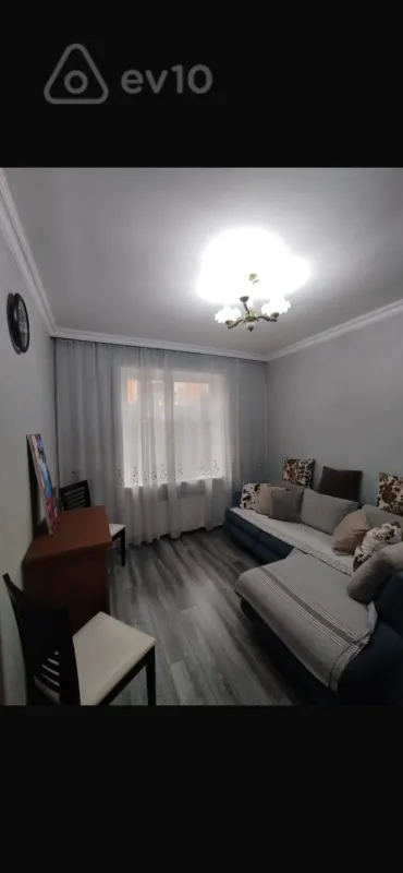 Satılır 2 otaqlı köhnə tikili 55 m²