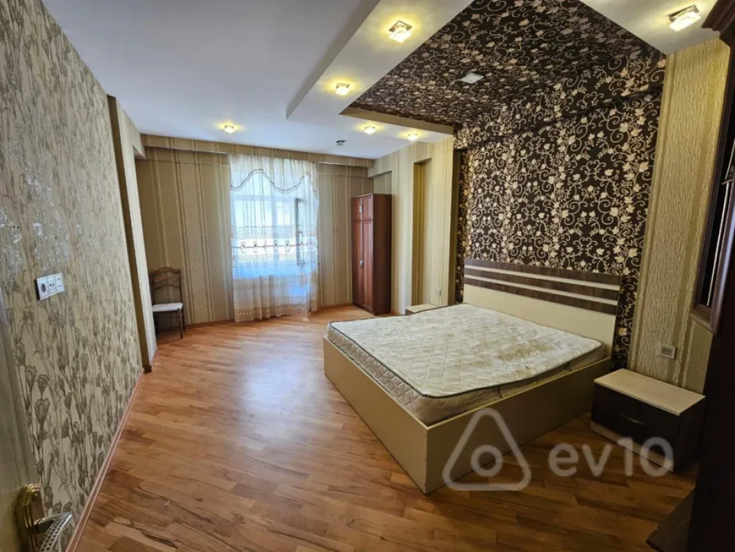 Kirayə verilir 2 otaqlı yeni tikili 60 m²