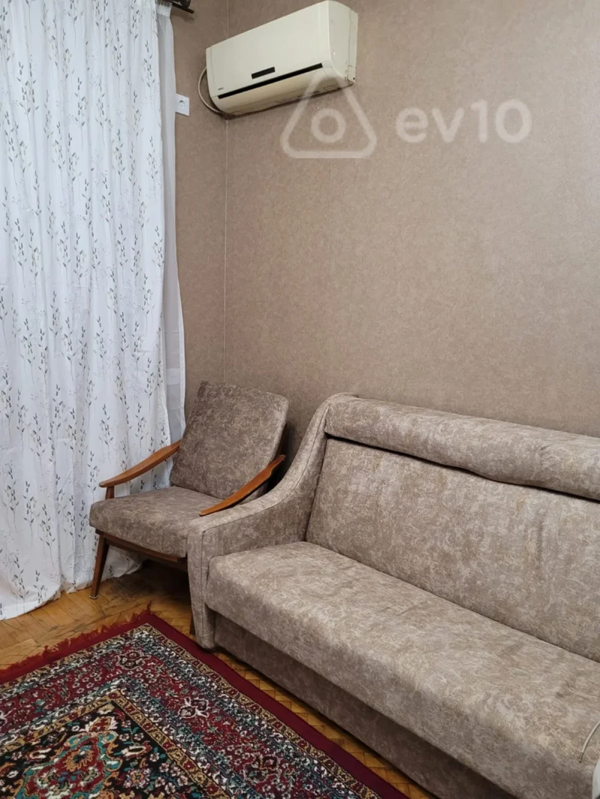 Kirayə verilir 2 otaqlı köhnə tikili 42 m²