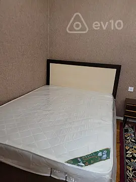 Kirayə verilir 2 otaqlı köhnə tikili 42 m²