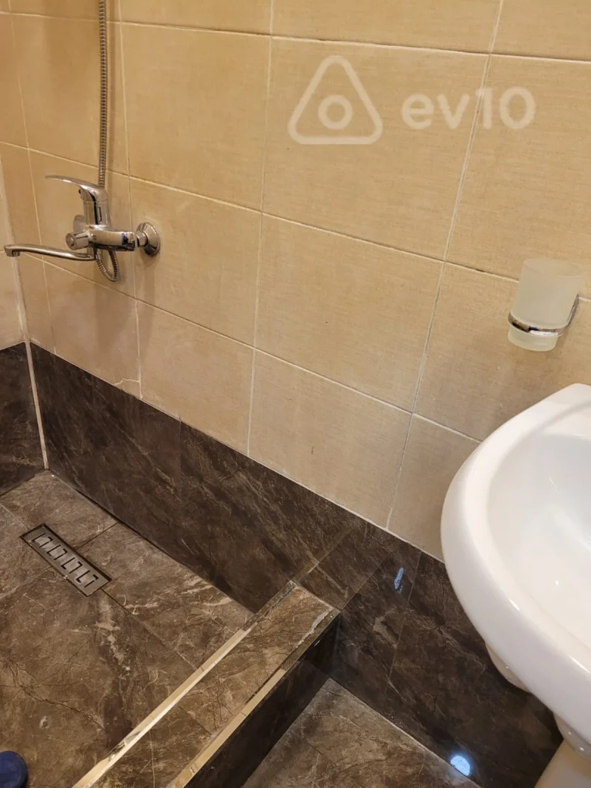 Kirayə verilir 2 otaqlı köhnə tikili 42 m²