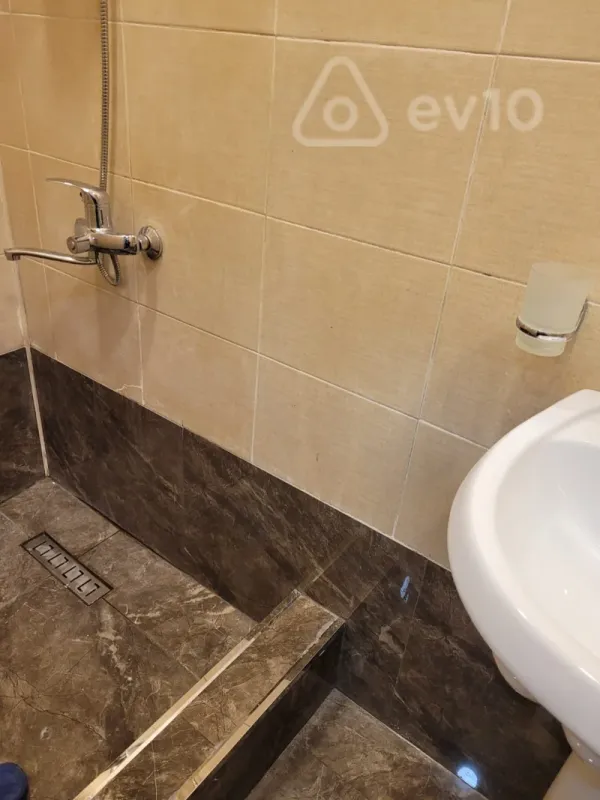 Kirayə verilir 2 otaqlı köhnə tikili 42 m²