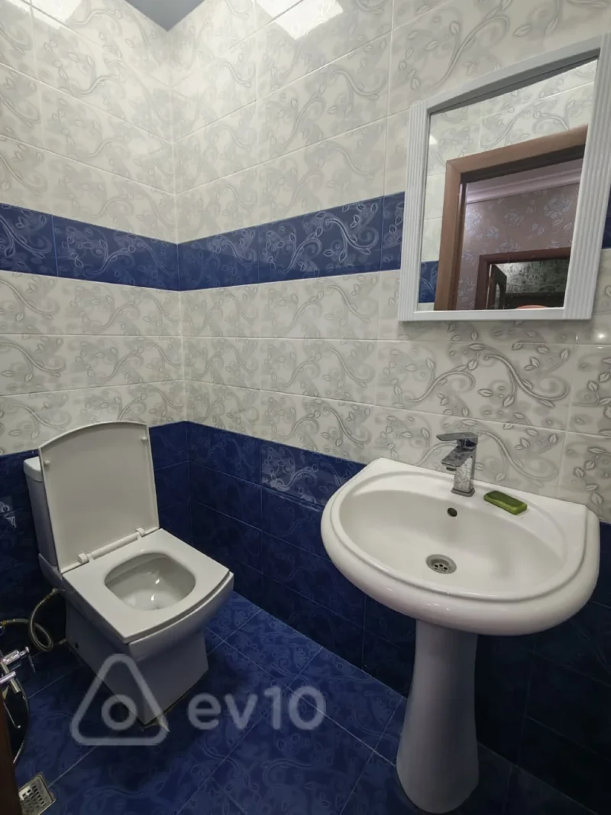 Kirayə verilir 4 otaqlı yeni tikili 125 m²