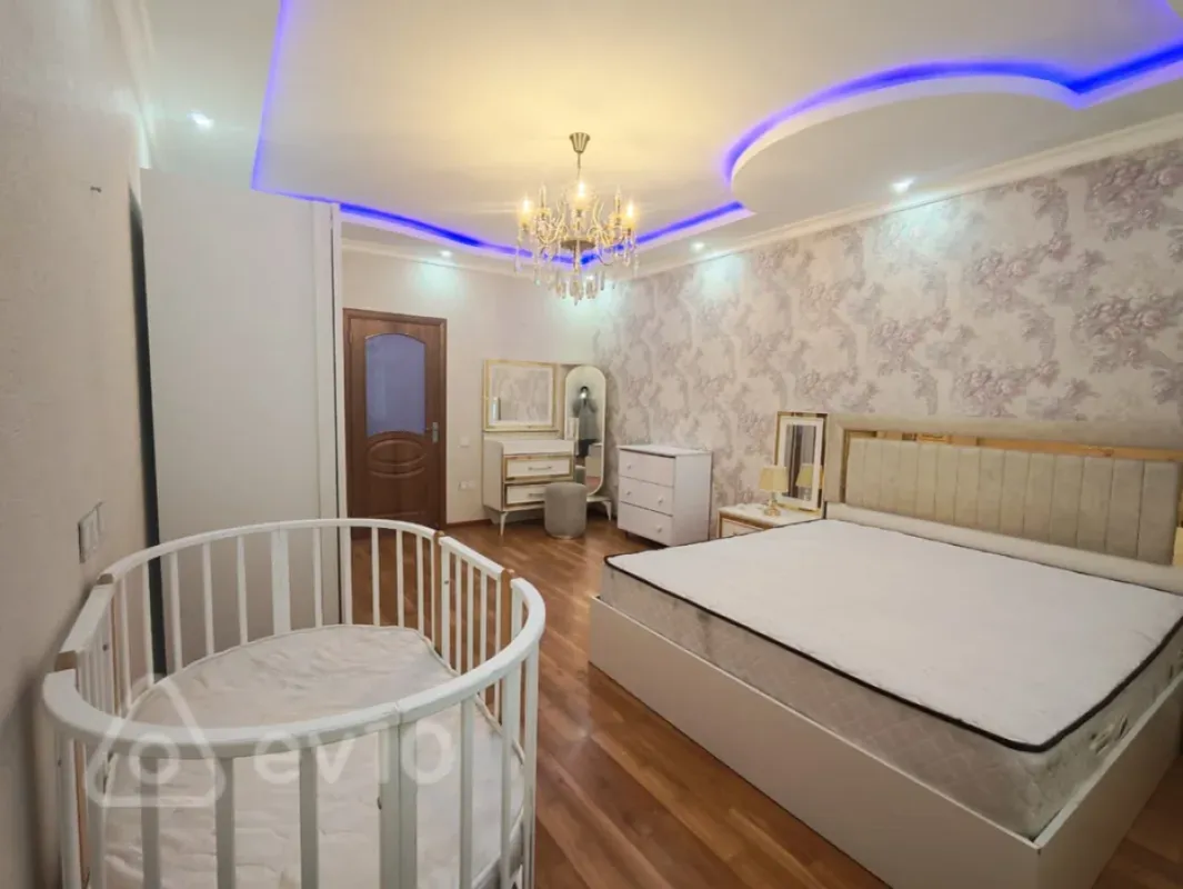 Kirayə verilir 4 otaqlı yeni tikili 125 m²