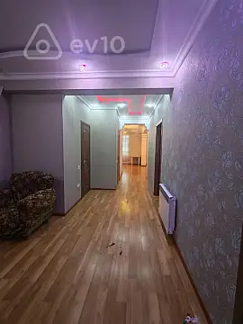 Kirayə verilir 4 otaqlı yeni tikili 125 m²