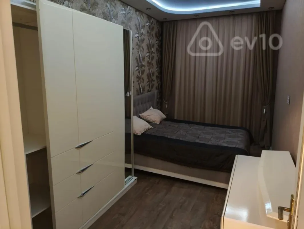 Kirayə verilir 3 otaqlı yeni tikili 110 m²