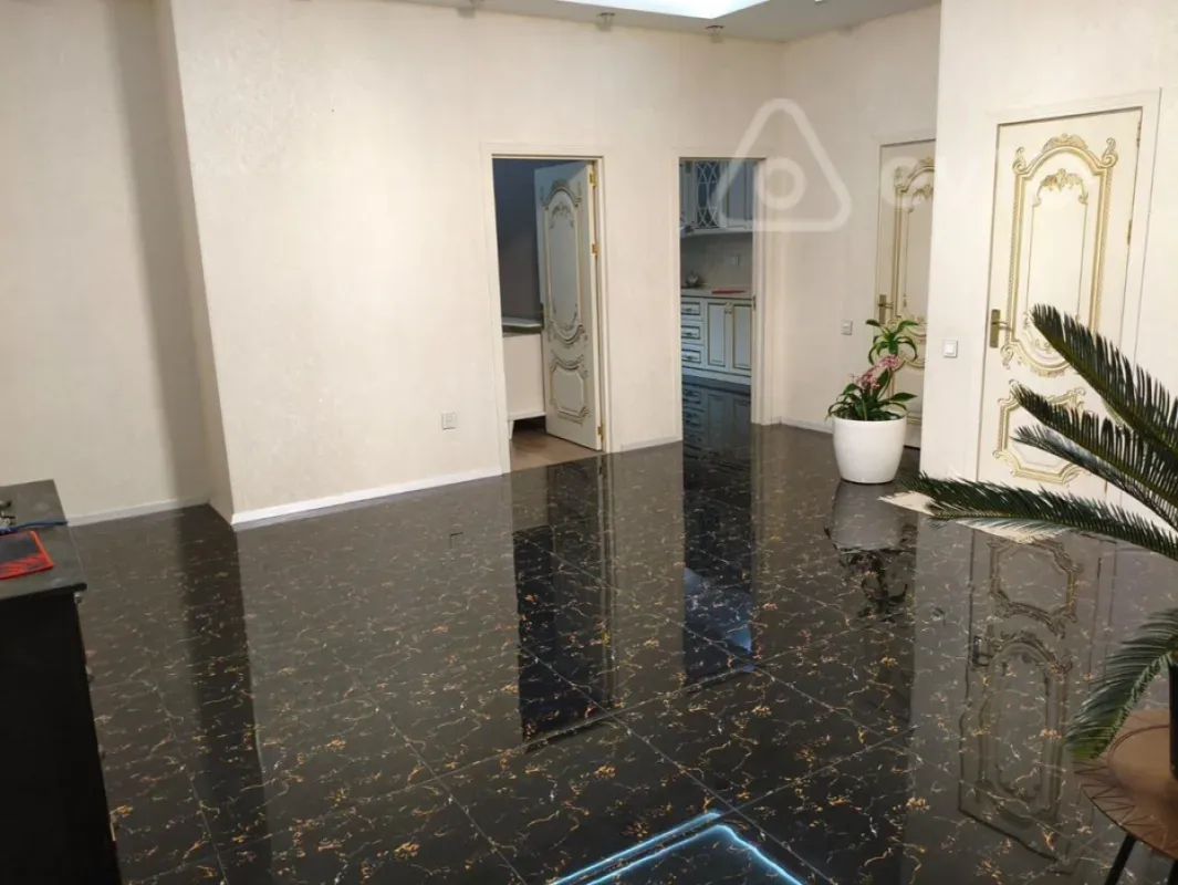 Kirayə verilir 3 otaqlı yeni tikili 110 m²