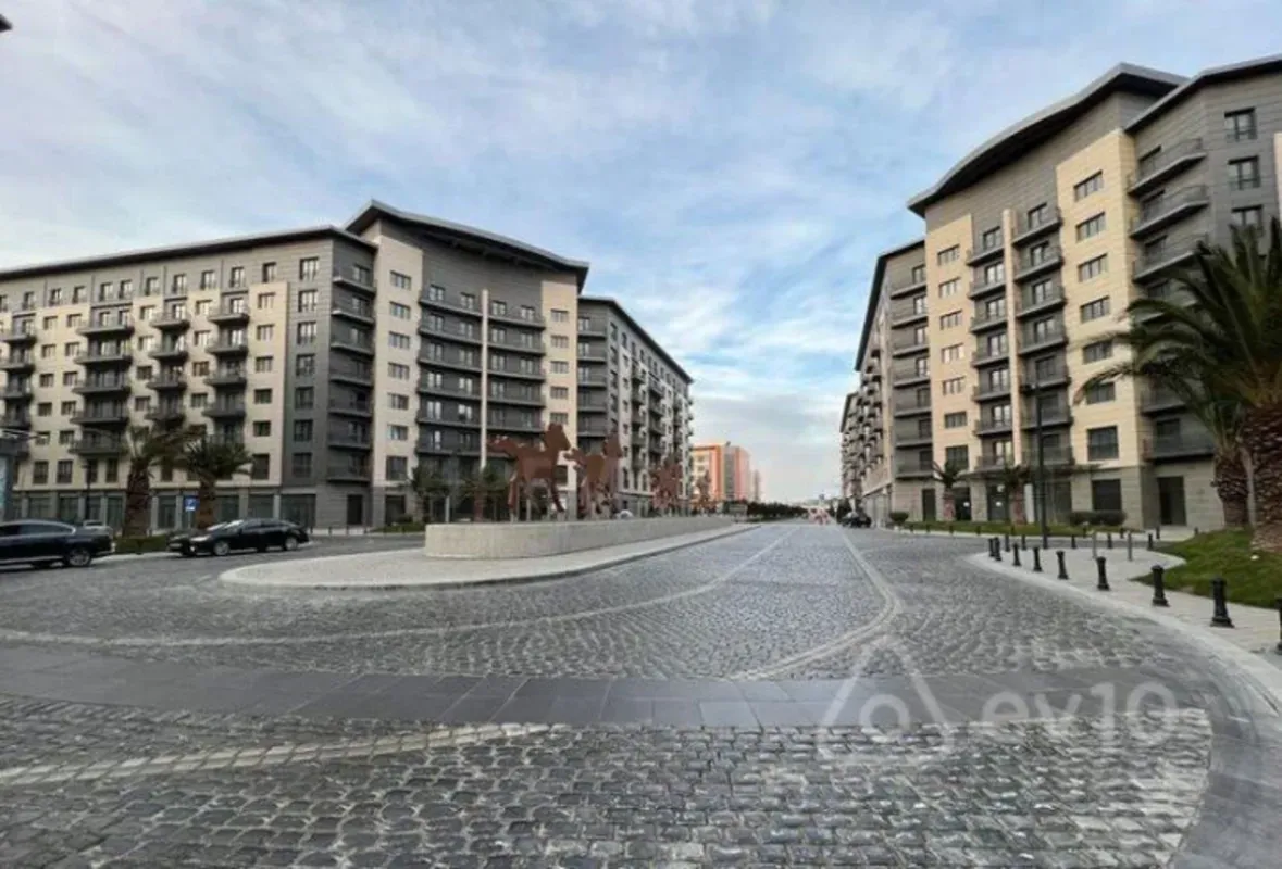 Kirayə verilir 3 otaqlı yeni tikili 180 m²