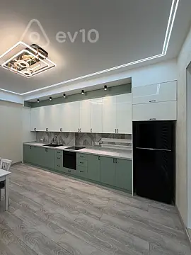 Kirayə verilir 3 otaqlı yeni tikili 180 m²