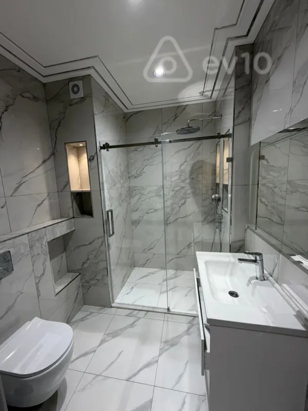 Kirayə verilir 3 otaqlı yeni tikili 180 m²