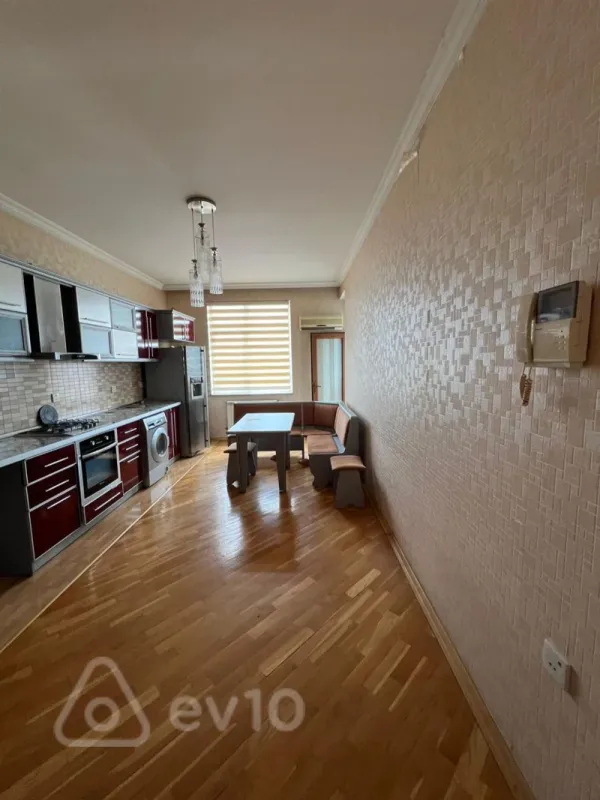 Kirayə verilir 3 otaqlı yeni tikili 142 m²