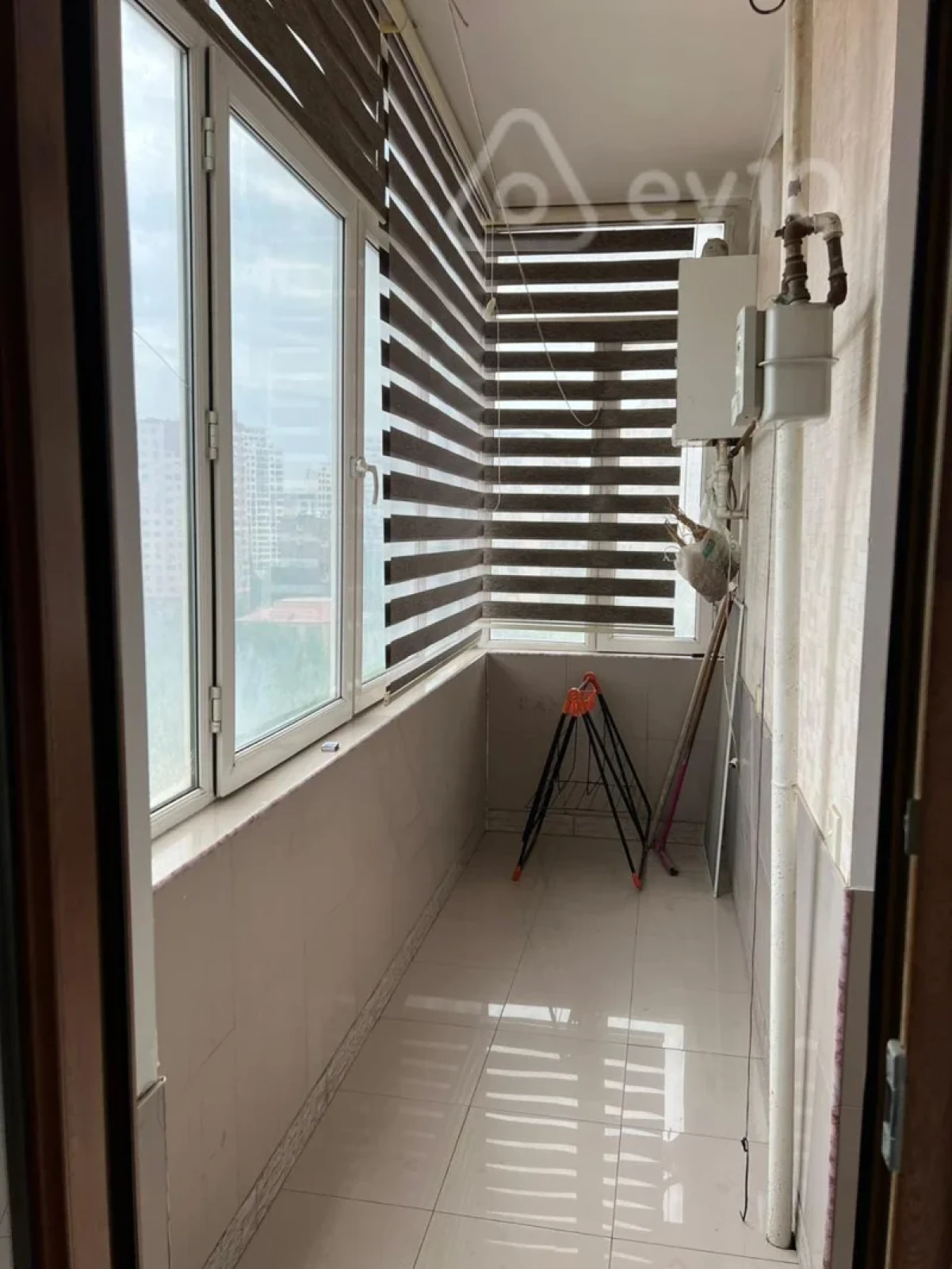 Kirayə verilir 3 otaqlı yeni tikili 142 m²