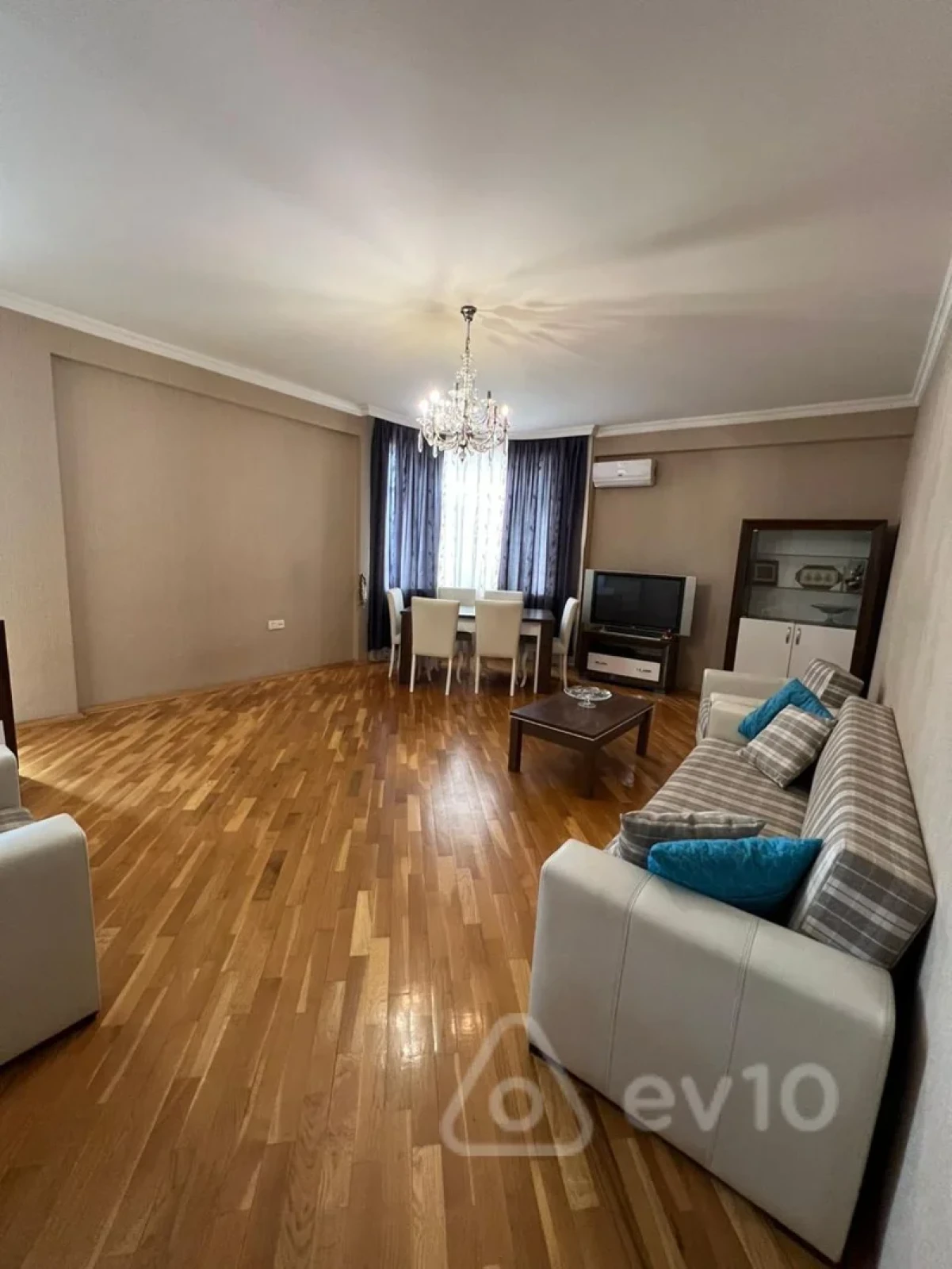 Kirayə verilir 3 otaqlı yeni tikili 142 m²
