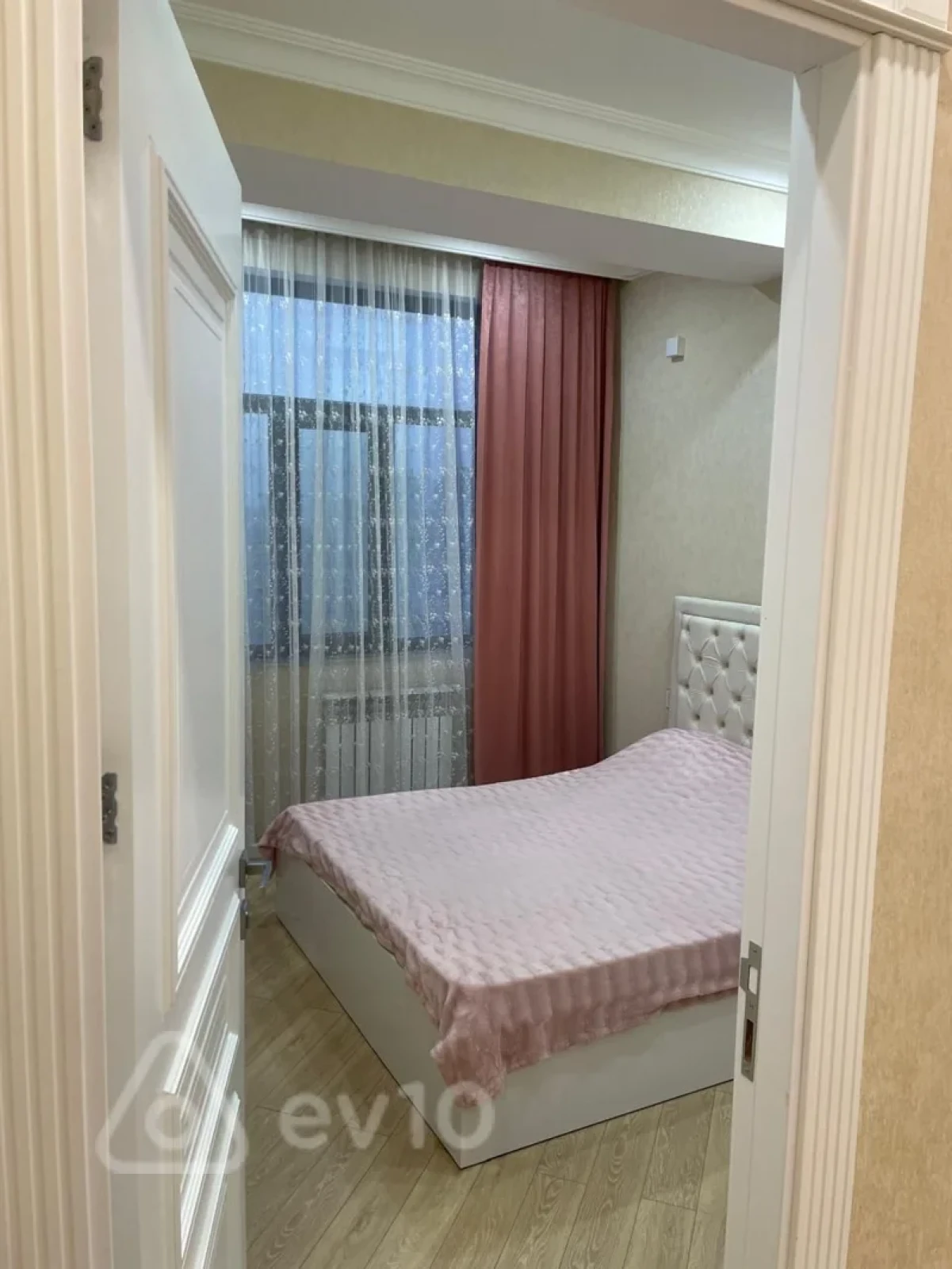 Kirayə verilir 2 otaqlı yeni tikili 85 m²