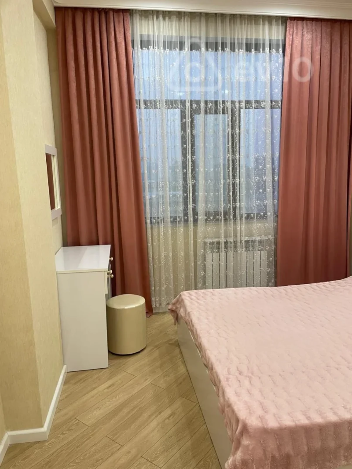Kirayə verilir 2 otaqlı yeni tikili 85 m²