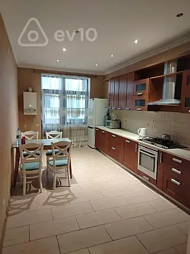 Kirayə verilir 3 otaqlı yeni tikili 165 m²