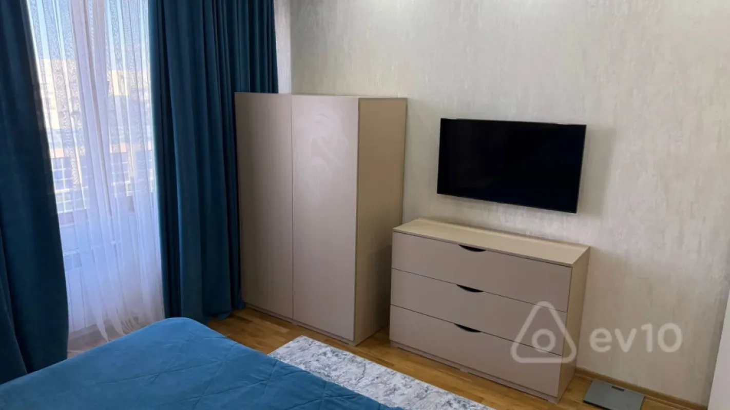 Kirayə verilir 3 otaqlı yeni tikili 90 m²