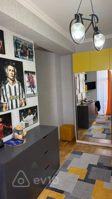 Kirayə verilir 3 otaqlı yeni tikili 90 m²