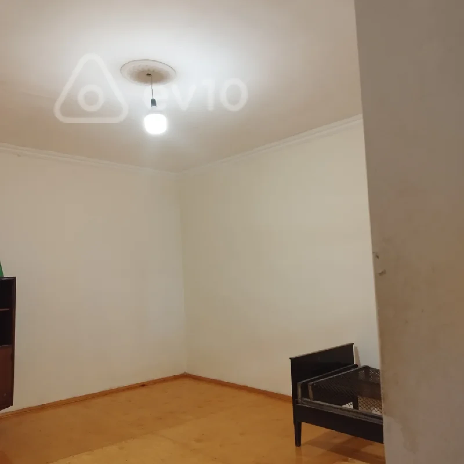 Kirayə verilir 3 otaqlı köhnə tikili 5 m²