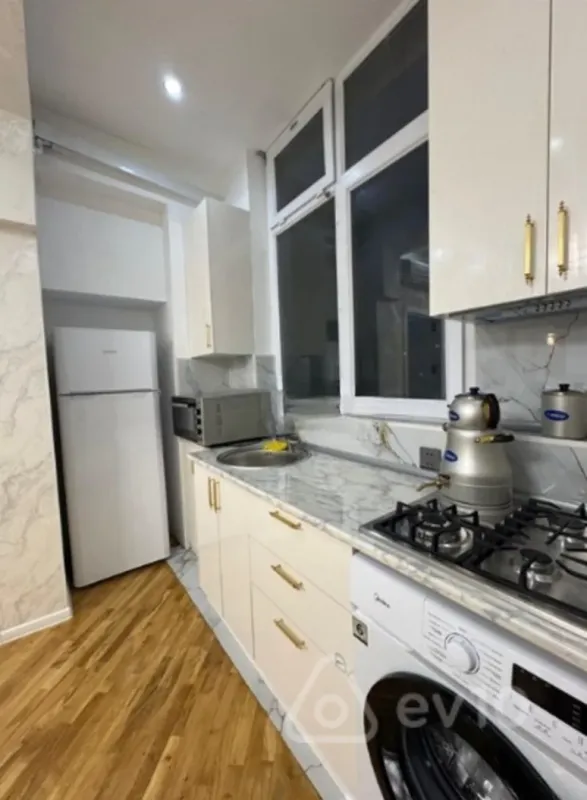 Kirayə verilir 3 otaqlı yeni tikili 70 m²