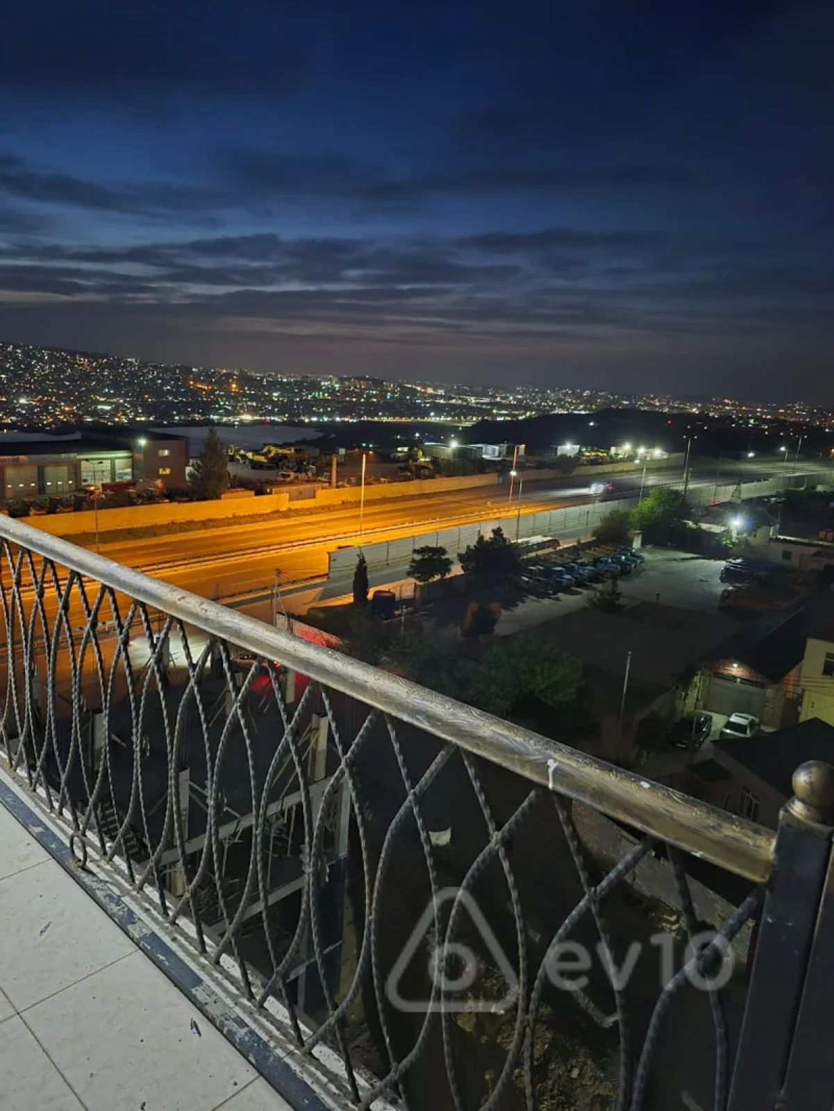 Kirayə verilir 2 otaqlı yeni tikili 90 m²