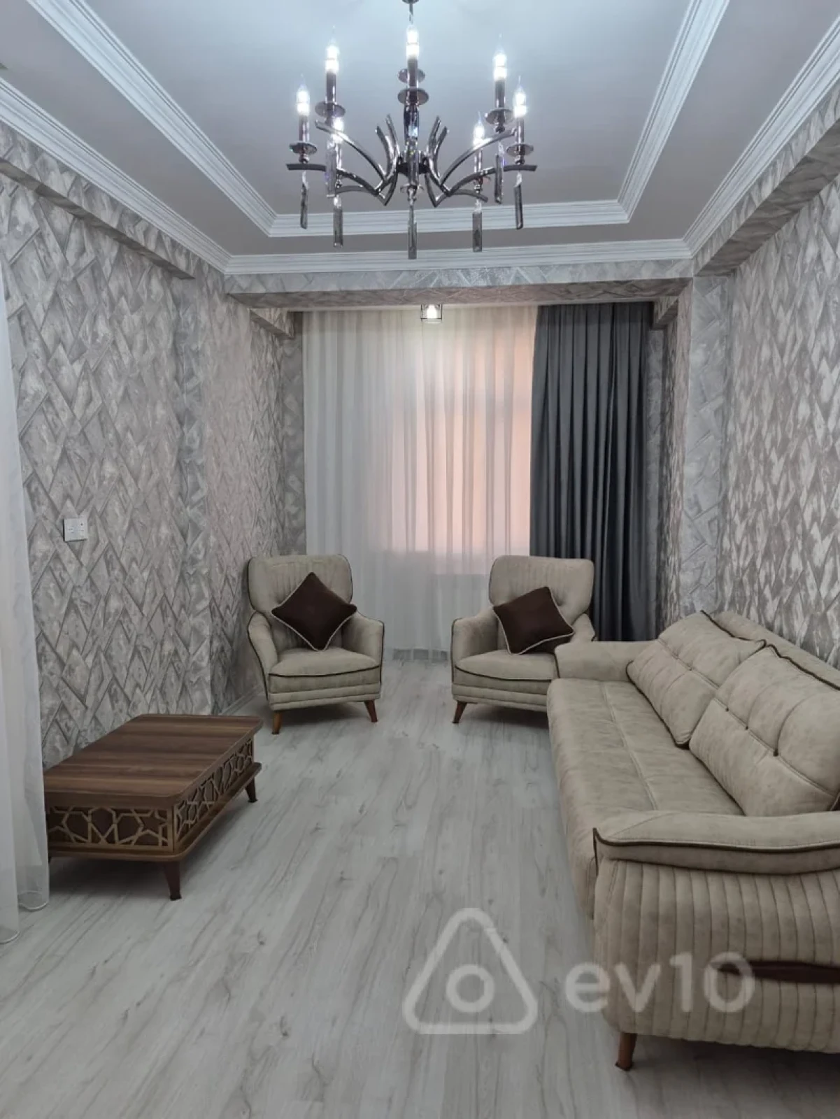 Kirayə verilir 2 otaqlı yeni tikili 90 m²
