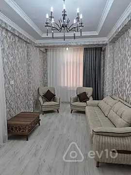Kirayə verilir 2 otaqlı yeni tikili 90 m²