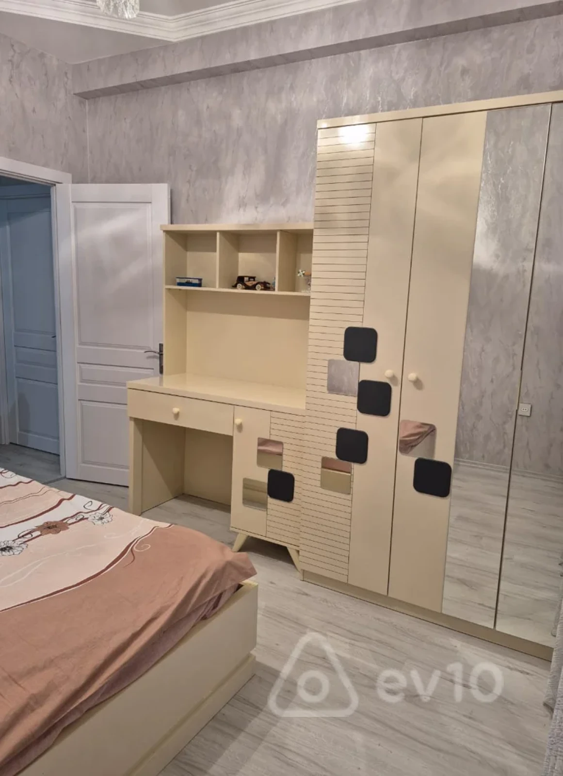 Kirayə verilir 2 otaqlı yeni tikili 90 m²